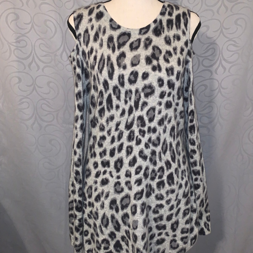 Cashmere Charter House Luxury Cold Shoulder Sweate